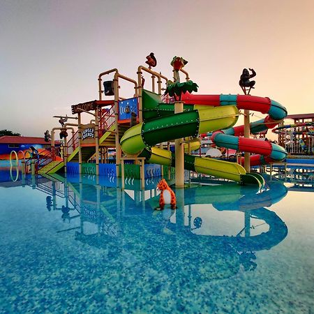 Wet N Wild Water Park & Resort Mendarda エクステリア 写真